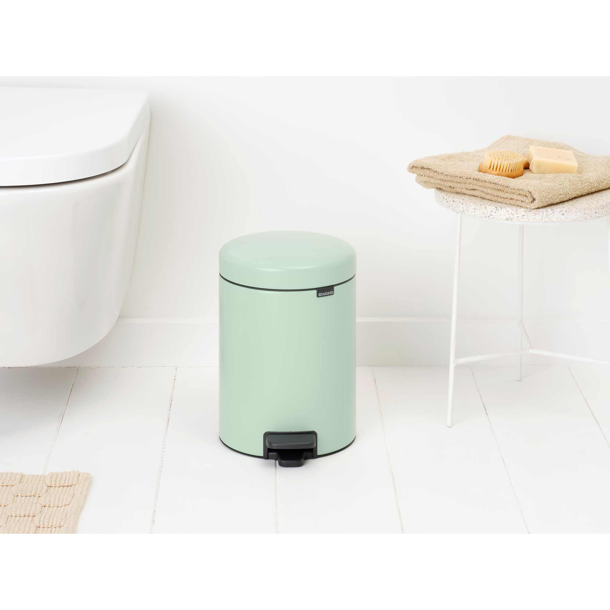 https://admins.lenoholding.lv/storage/media/14336/newicon_pedal_bin,_5l_-_jade_green_-_8710755233883_brabantia_96dpi_2000x2000px_9_nr-35664.jpg