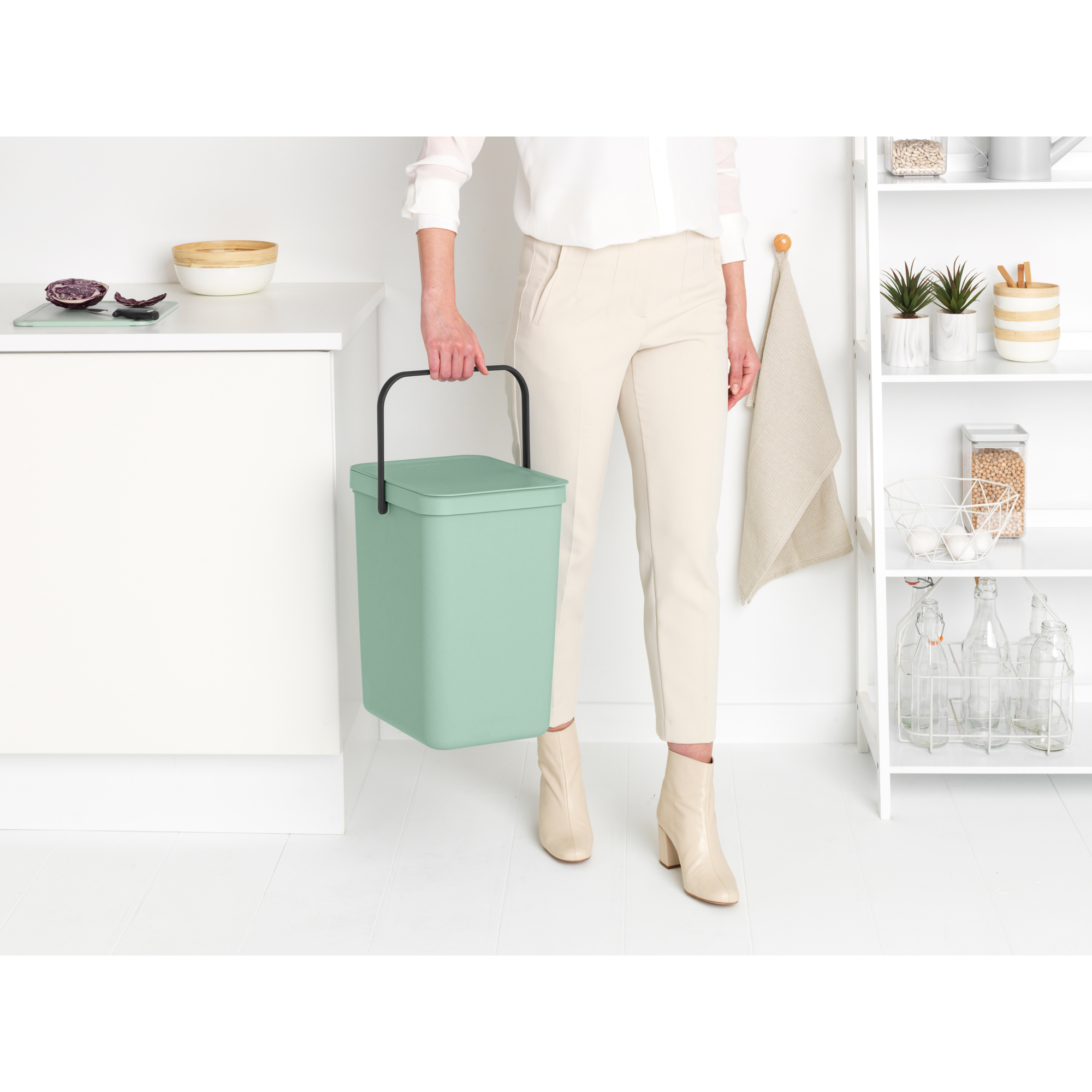 https://admins.lenoholding.lv/storage/media/16313/Sort-&-Go-Waste-Bin,-25L---Jade-Green---8710755212765-Brabantia_300dpi_2000x2000px_9_NR-25779.JPG