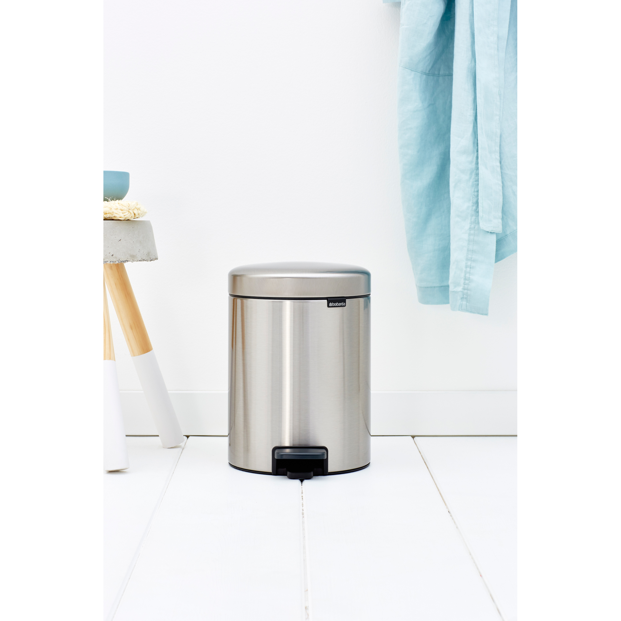 https://admins.lenoholding.lv/storage/media/16800/NewIcon-Pedal-Bin,-5L---Matt-Steel-Fingerprint-Proof---8710755112102-Brabantia_300dpi_2000x2000px_9_NR-2920.JPG