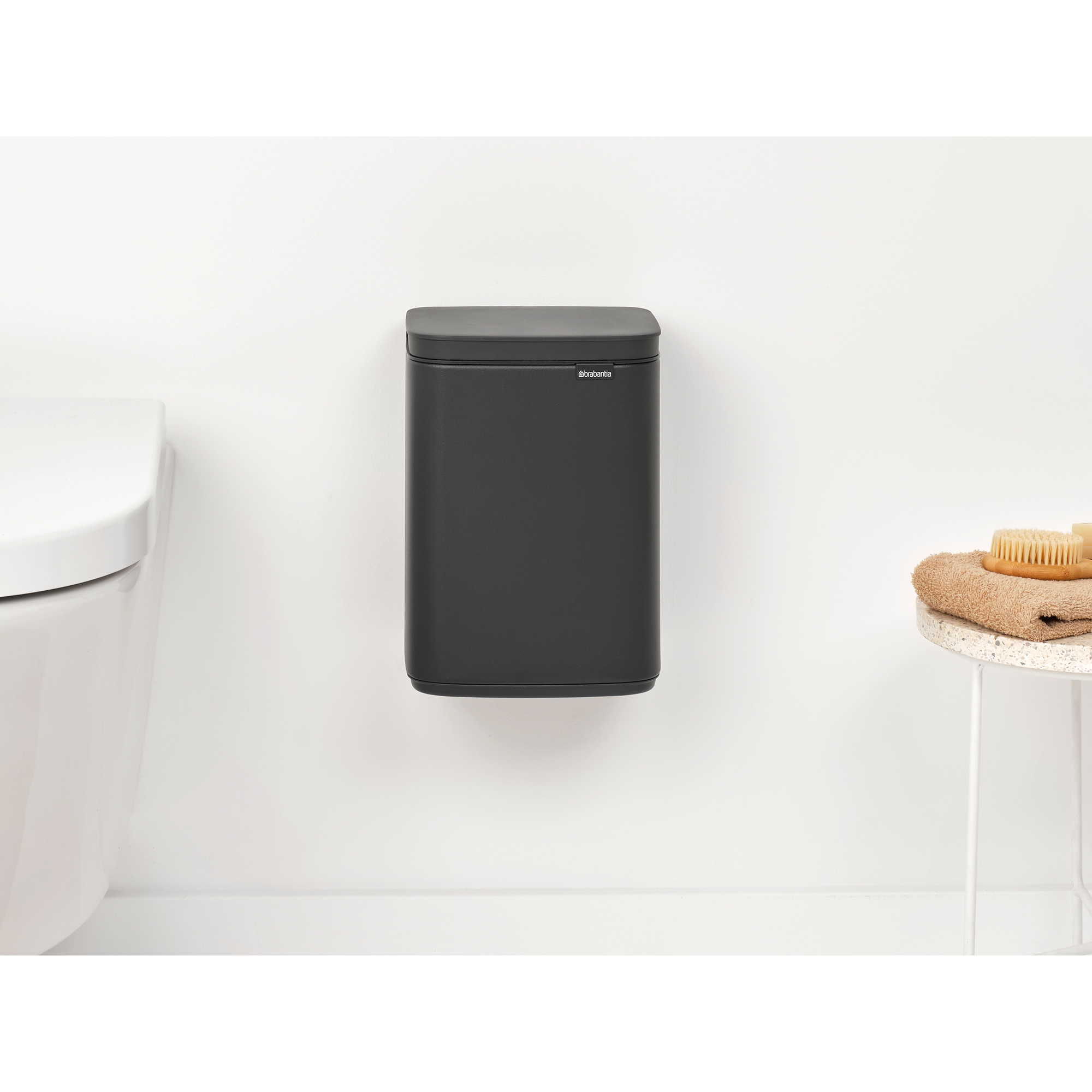 https://admins.lenoholding.lv/storage/media/16872/Bo-Waste-Bin,-4L---Mineral-Infinite-Grey---8710755233708-Brabantia_96dpi_2000x2000px_9_NR-35769.JPG