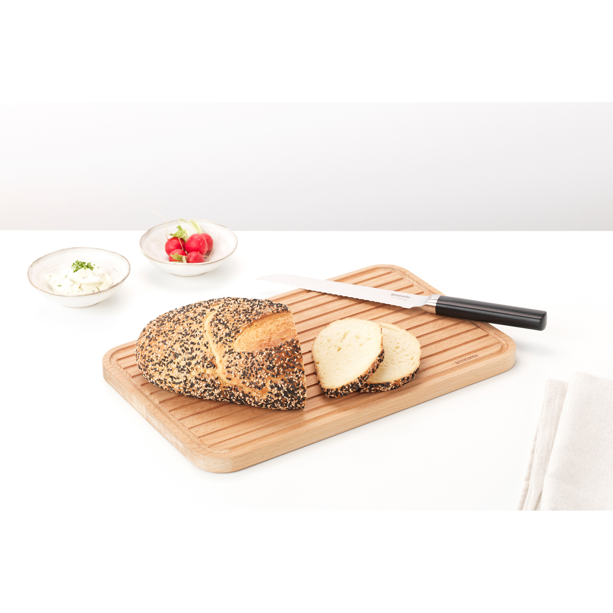 https://admins.lenoholding.lv/storage/media/17015/Profile-Wooden-Chopping-Board-for-Bread---Beech-Wood---8710755260728-Brabantia_300dpi_2000x2000px_9_NR-19818.JPG
