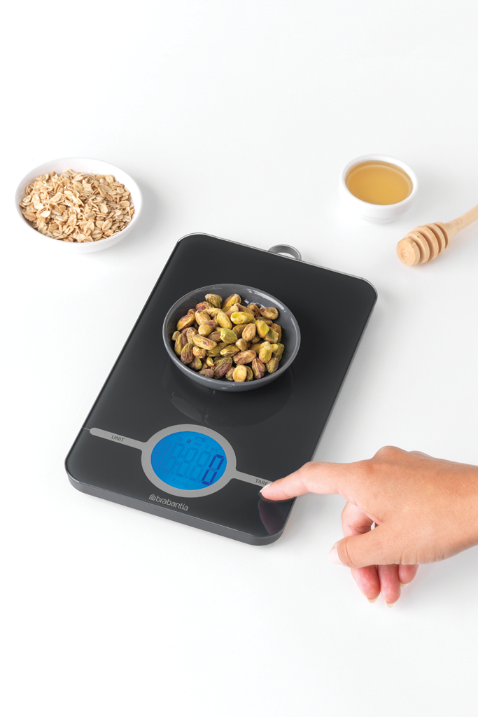 https://admins.lenoholding.lv/storage/media/3675/digital_kitchen_scales,_tasty-_-_dark_grey_-_8710755122644_brabantia_72dpi_683x1024px_x_nr-15689.png