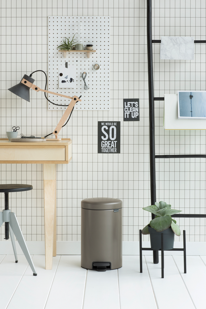 BRABANTIA atkritumu tvertne ar pedāli NewIcon, 12 l, Platinum