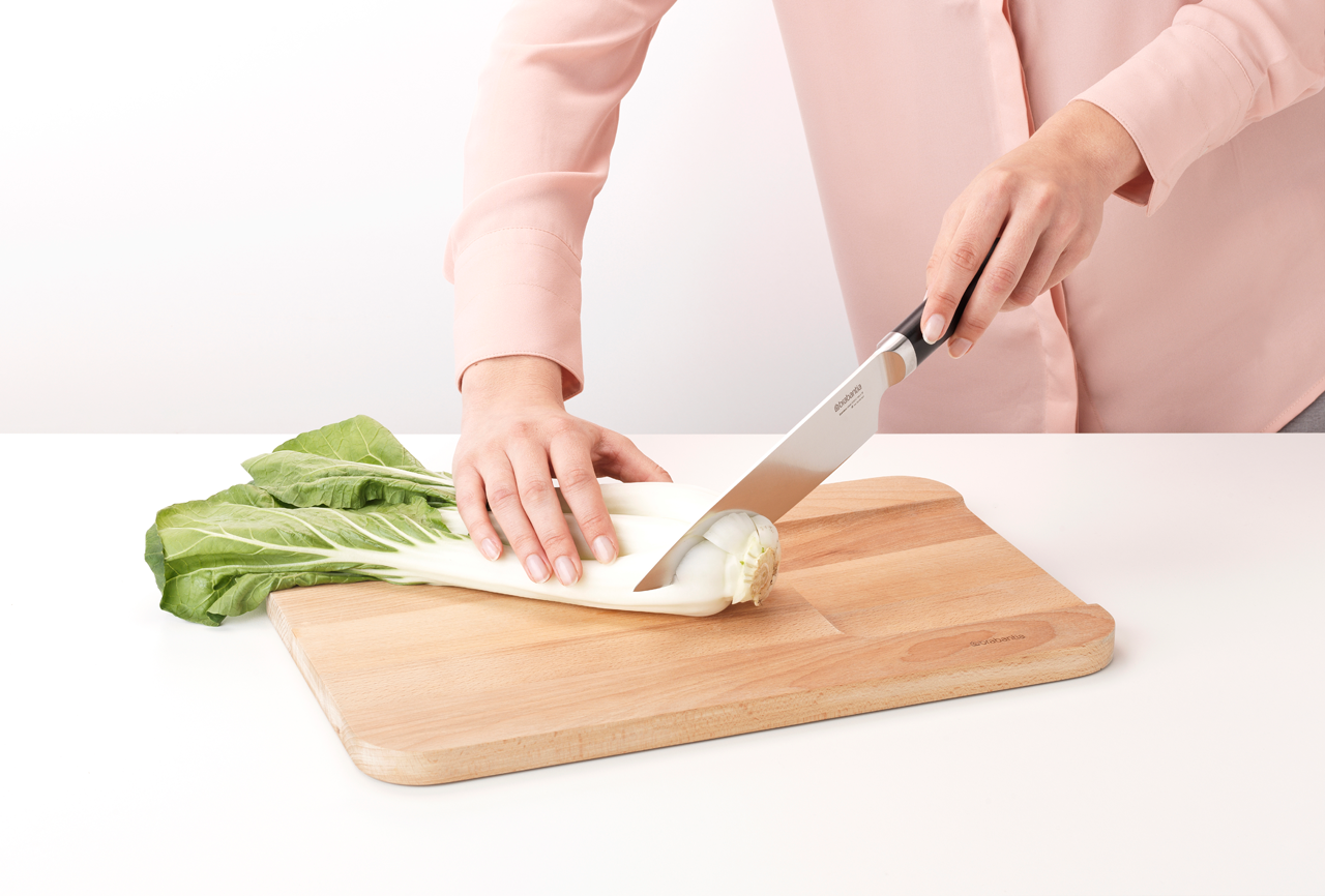 https://admins.lenoholding.lv/storage/media/4443/wooden_chopping_board_for_vegetables_-_profile_-_8710755260742_brabantia_96dpi_1280x866px_x_nr-19827.png