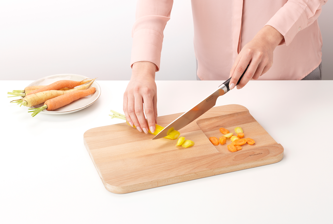 https://admins.lenoholding.lv/storage/media/4444/wooden_chopping_board_for_vegetables_-_profile_-_8710755260742_brabantia_96dpi_1280x863px_x_nr-19825.png