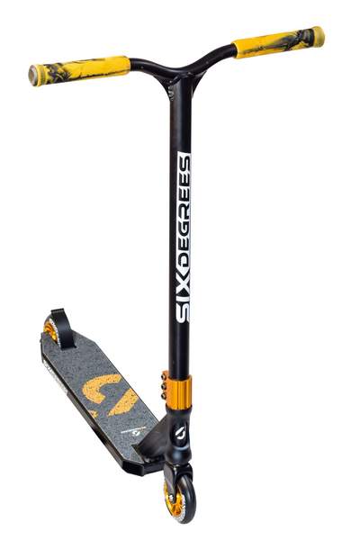 https://admins.lenoholding.lv/storage/media/45726/muuwmi-six-degrees-scooter-triku-skrejritenis-melns-zelta-4260341185484-au-548.jpg